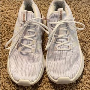 Adidas cloud-foam tennis shoes